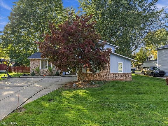 2nd image of 10060 Ridgewood Dr