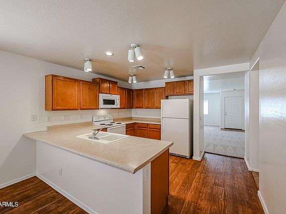 3rd image of 11568 W GREGORY Drive