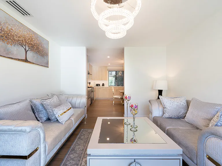 2450 Coldwater Canyon Dr — Photo 33