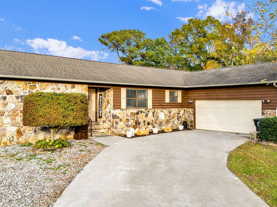 1st image of 2579 Brownwood Dr SE