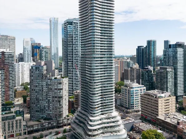 11 Wellesley St W #3408, Toronto, ON M4Y 0G4