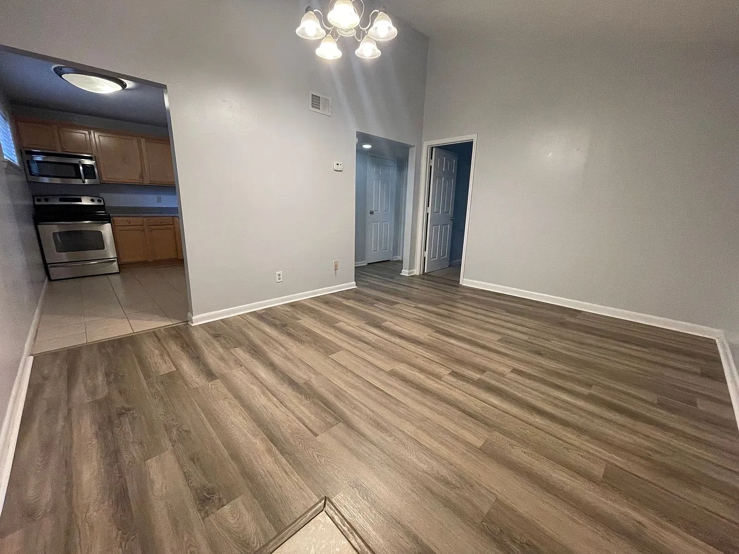 Stadium Village - 2 Bedroom 1 Bath near UGA & Downtown Athens! Available now! — Photo 3