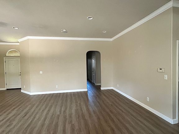 4th image of 3646 Vermont Ln