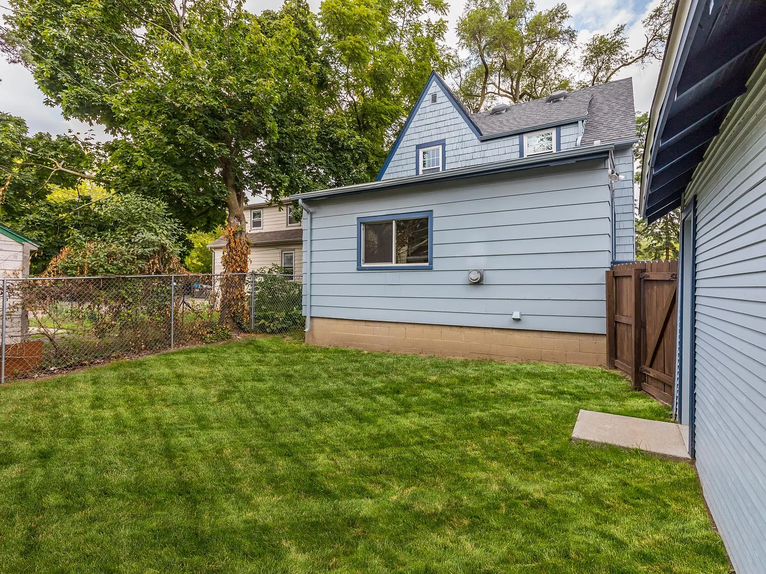 4 bed, $5,200 — Photo 3