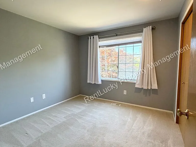 3734 Braeburn Dr NE — Photo 14