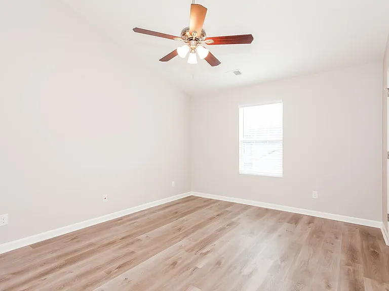 204 Ravenridge Ct — Photo 8