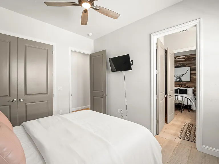 11865 N Ridgeway Dr — Photo 24