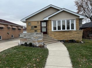 2933 W 101st St, Evergreen Park, IL