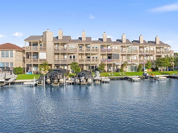 3rd image of 604 Port #3 Bayside