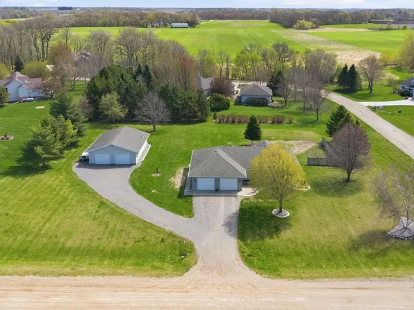 19388 Memory Cir, Hutchinson, MN 55350