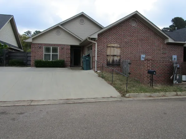 8 Asbury Dr, Magnolia, AR 71753