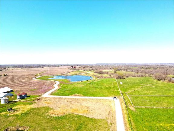5th image of 7 Lakeview Acres