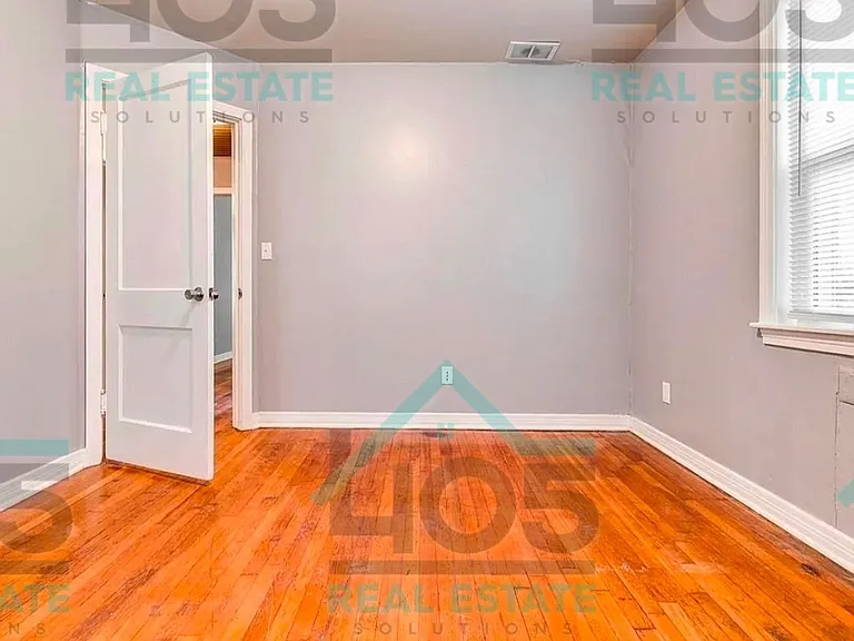 1017 E Louisiana St — Photo 7