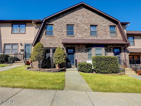 169 Village Green Way