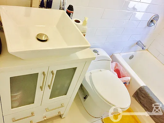 Rented by Brooklyn Key | media 24