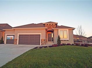 16348 S Twilight Ln, Olathe, KS 66062