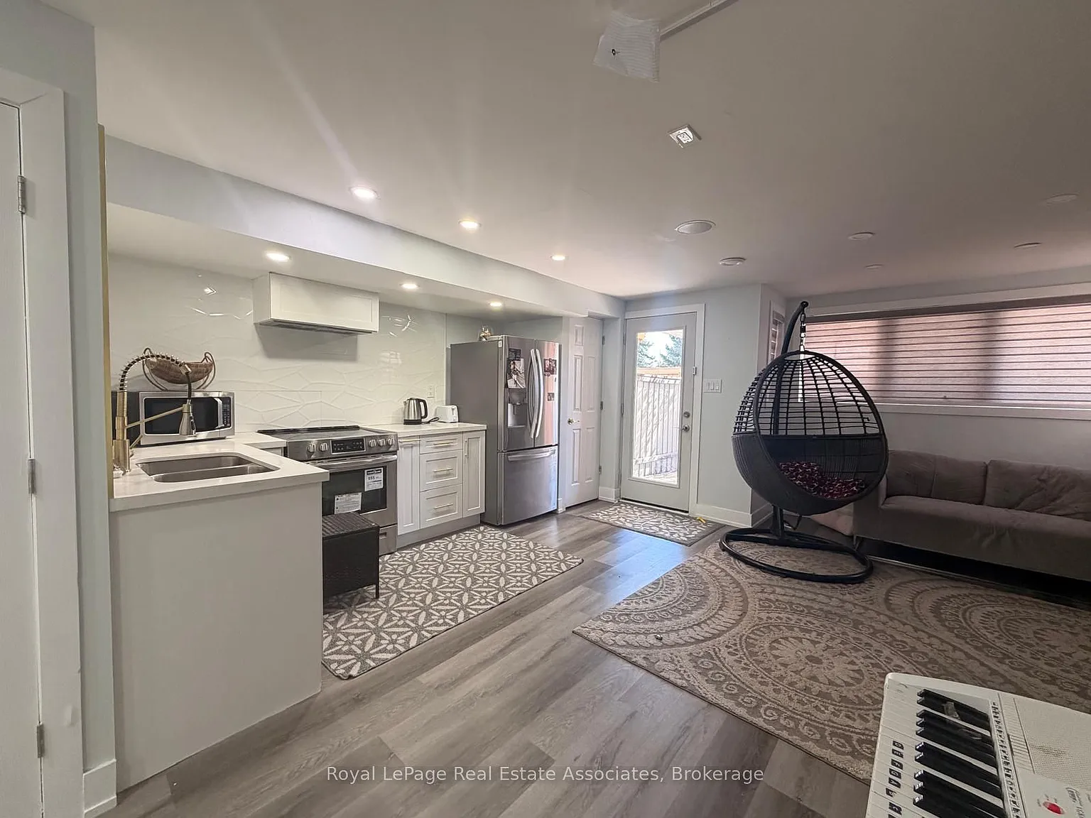 2 bed, $1,649 — Photo 4