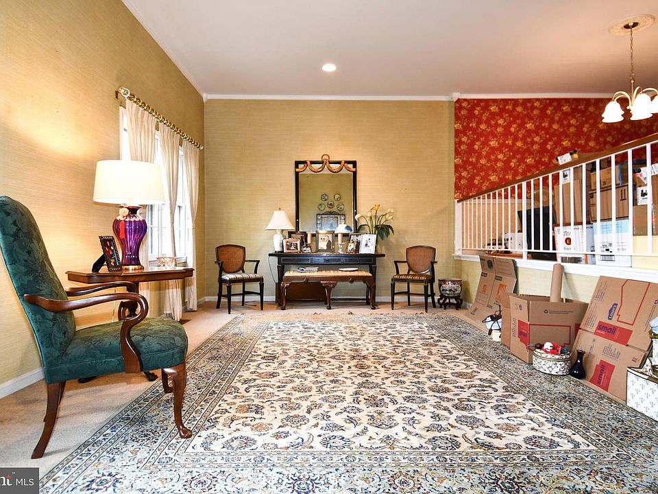 1st image of 61 Oak Shade Rd