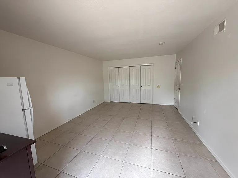4625 Karnes Rd #B — Photo 3
