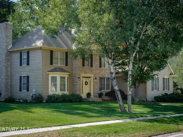 708 Chapel Lane Cir, Midland, MI 48642