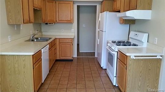 3rd image of 37626 Rhonswood Dr