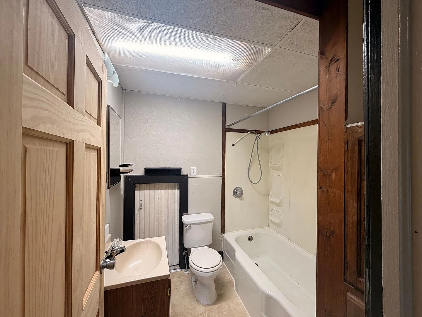 618 W Messenger Street — Photo 4