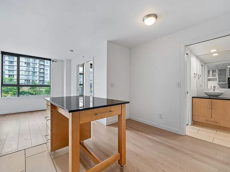 1225 Richards St #509 — Photo 30