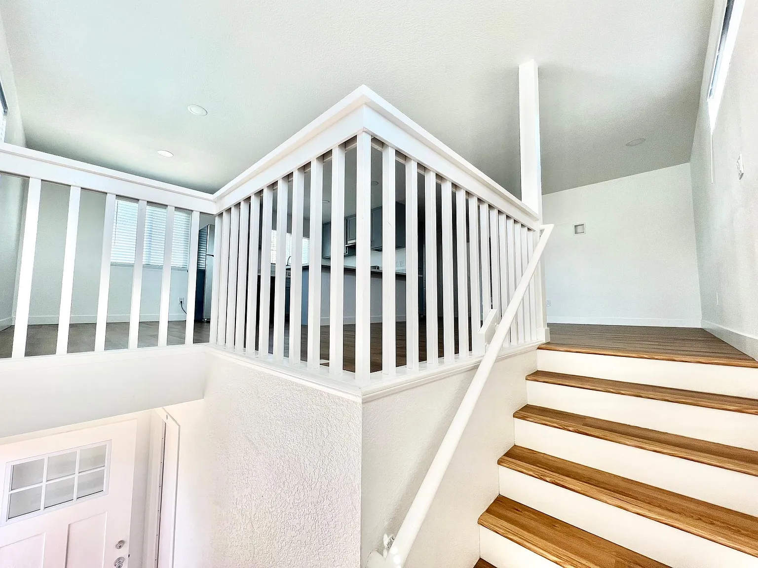 268 Ebony Ave — Photo 4
