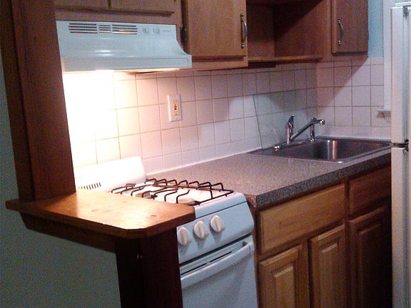 2nd image of 20 Sedgwick Ave #1