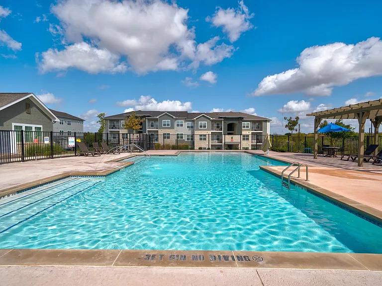 Culebra Creek Apartments — Photo 13