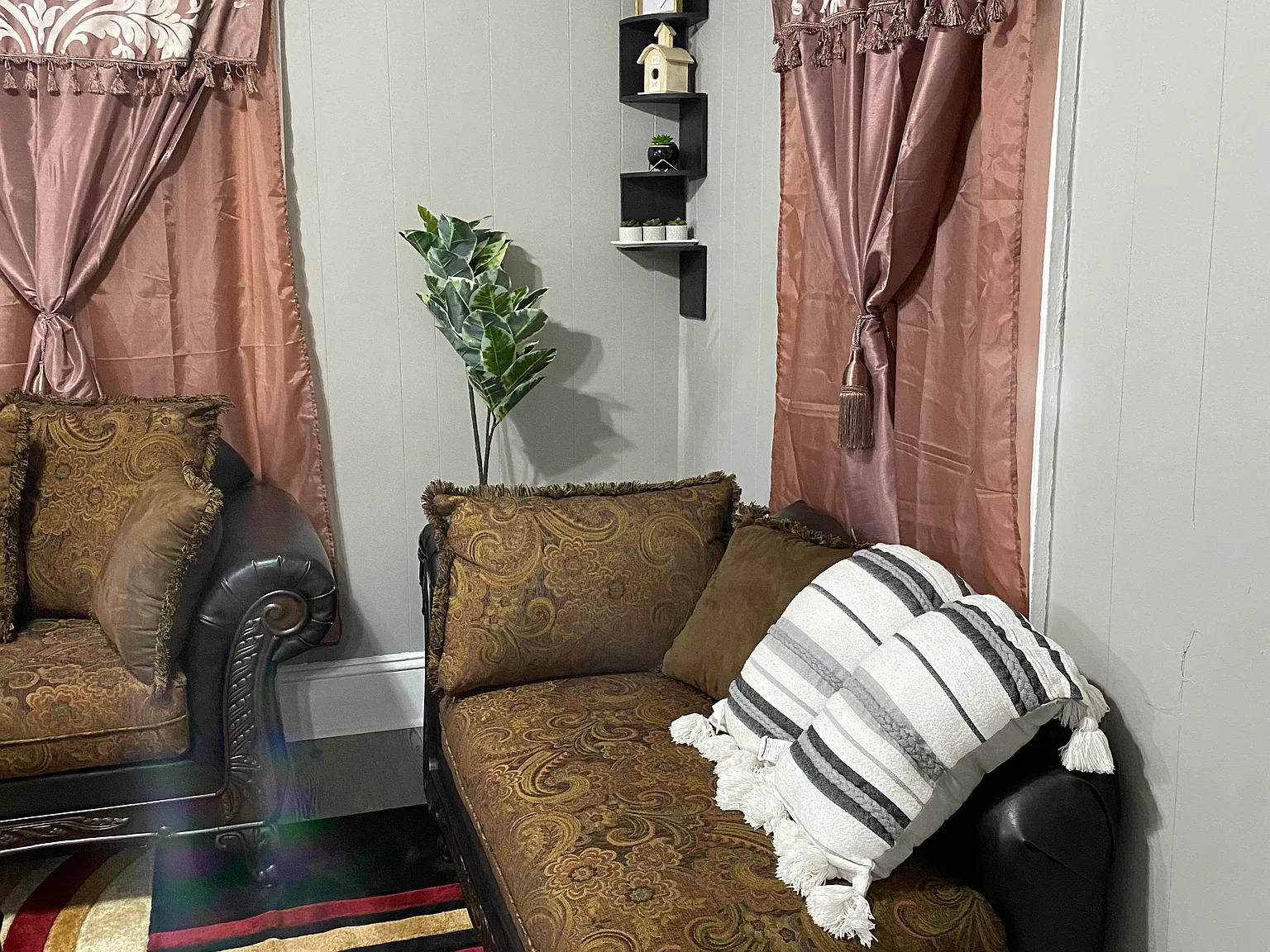 3 bed, 1010 sqft, $2,400 — Photo 2