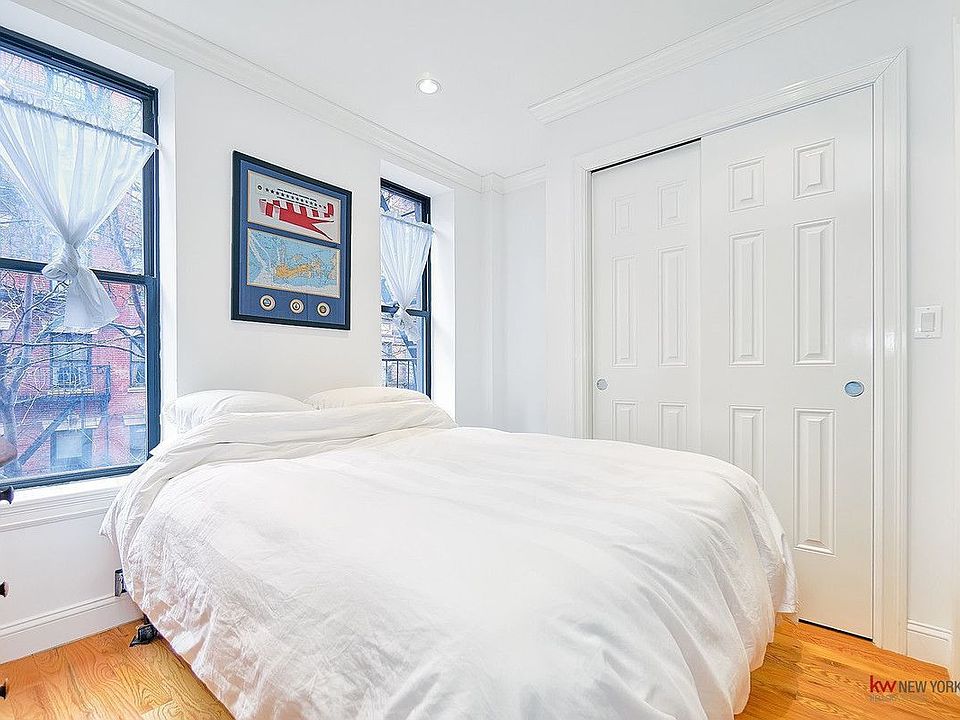2nd image of 101 Macdougal St APT 4b
