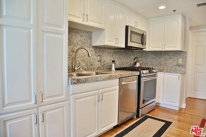 9830 Vidor Dr #302 — Photo 16