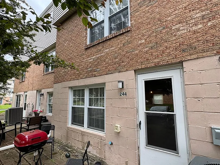 244 E Commons Dr — Photo 2