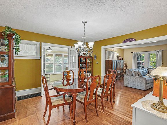5th image of 1130 Ireland Ave