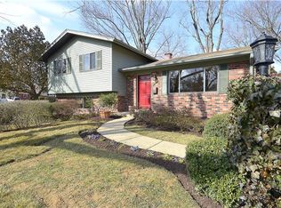 7722 Kalorama Rd, Annandale, VA 22003