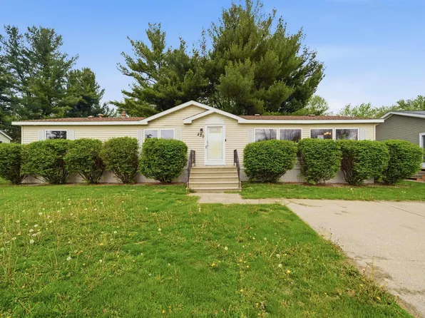 701 Fischer Rd #230, Creve Coeur, IL 61610