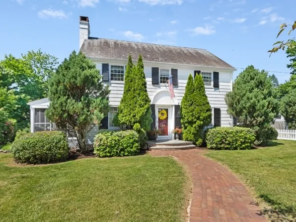 4 Orchard St, Mendham Boro, NJ 07945
