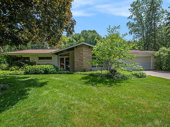2nd image of 1592 Timberlane Dr