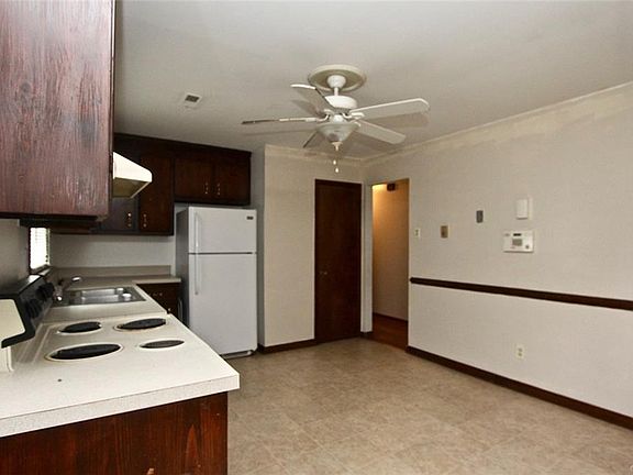 4th image of 212 N Beech Ave