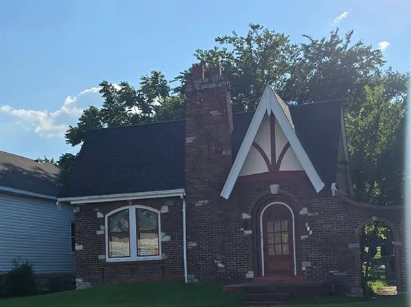 810 N Main St, De Soto, MO 63020
