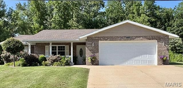 1st image of 210 Stone Ridge Dr