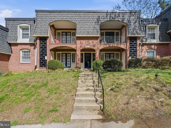 5911 E Prince James Dr Unit 25, Springfield, VA 22152