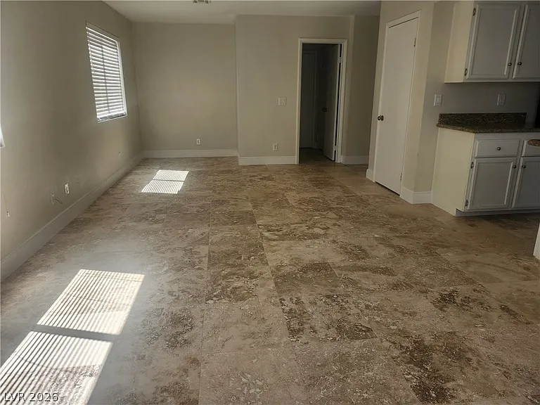 8428 Oyster Dr — Photo 8