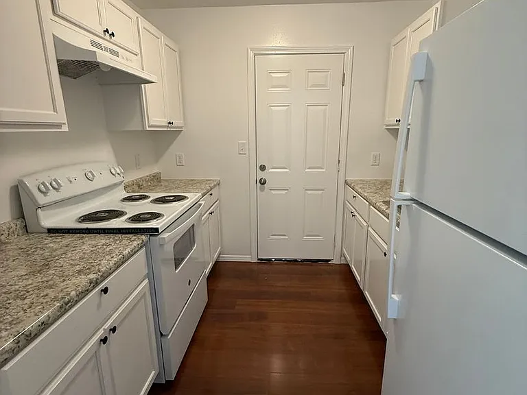 1043 Monet Dr — Photo 14