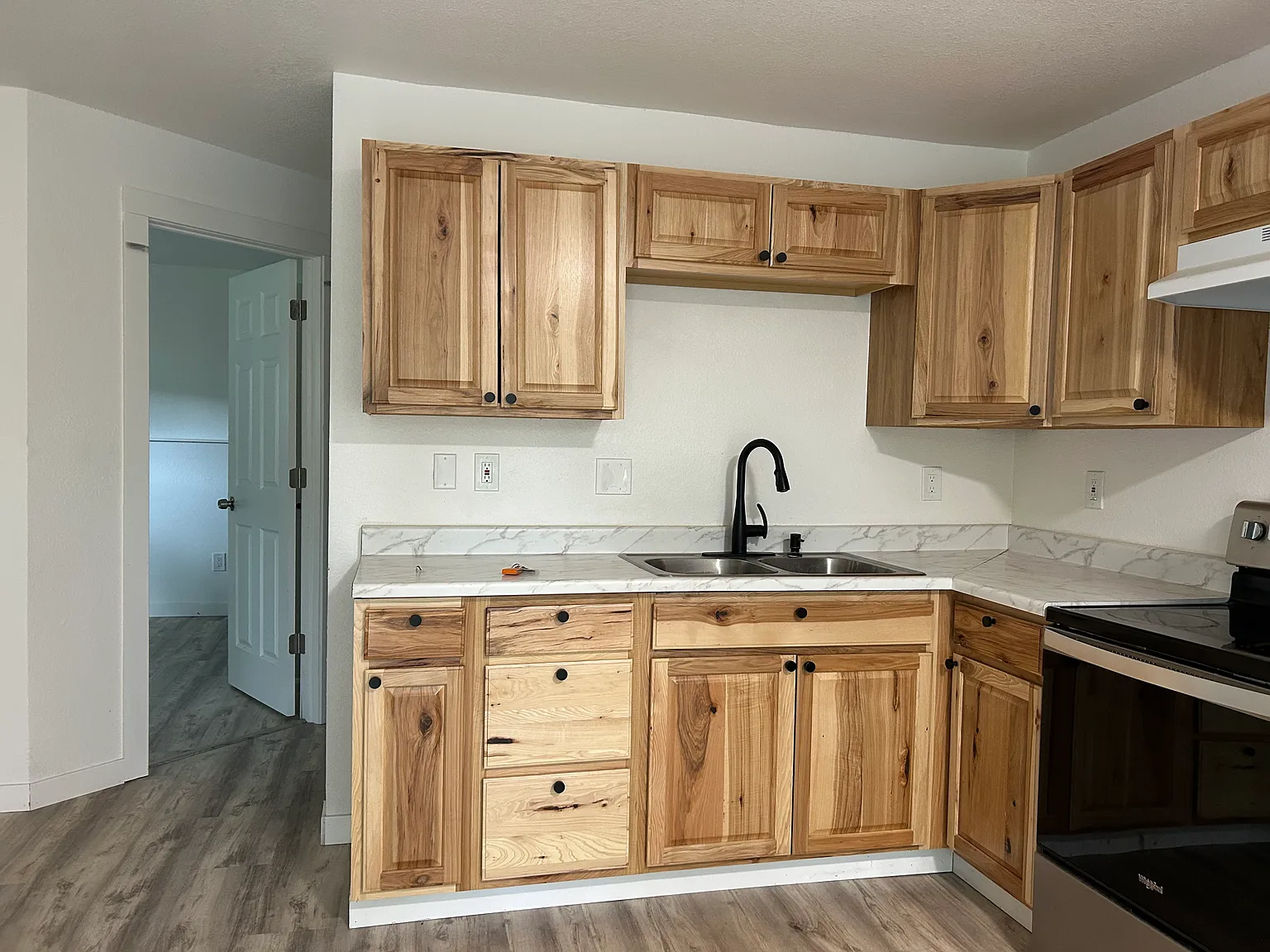 Duben — Photo 1
