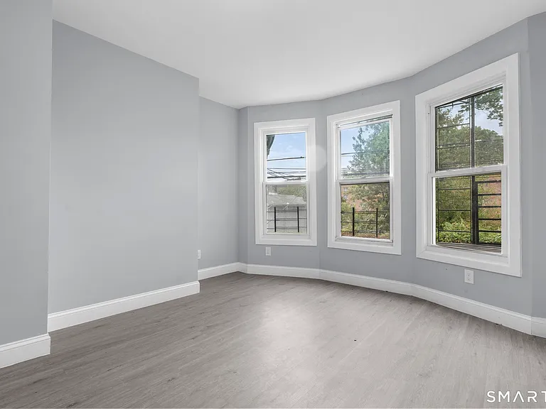 1874 Barnum Ave #2E — Photo 2