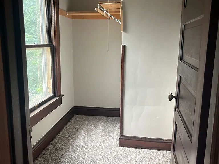Wallace Ave Duplex — Photo 11