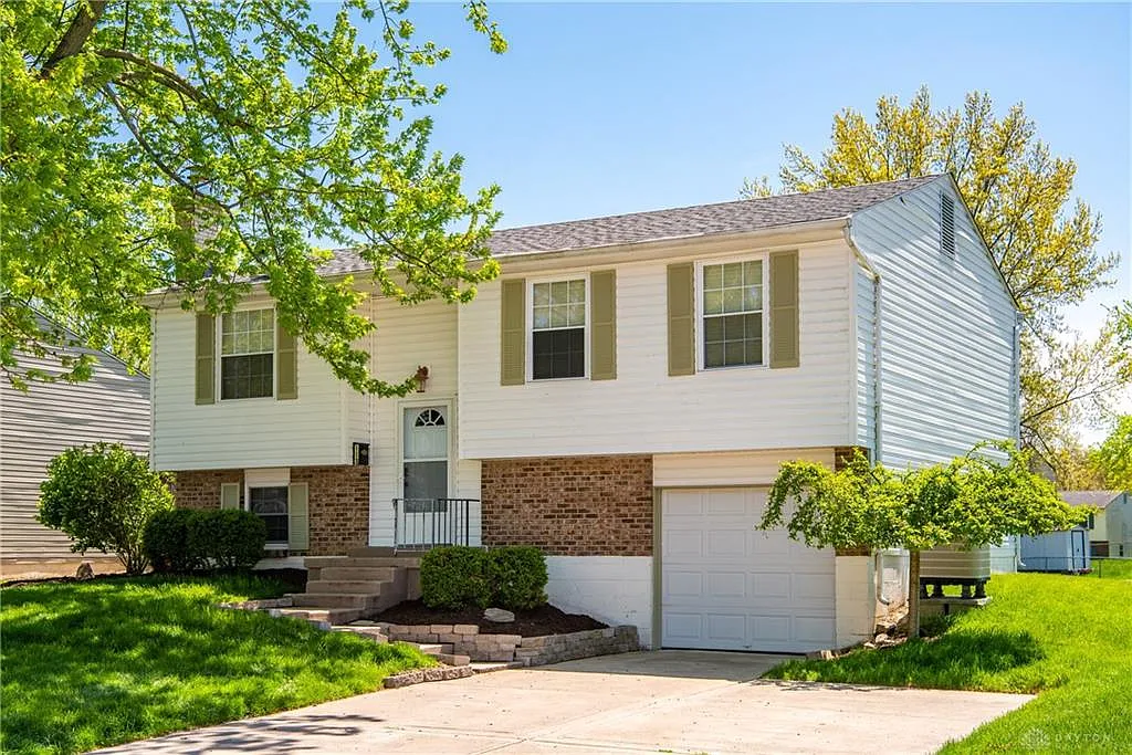 113 Wickham Farm Dr photo 1