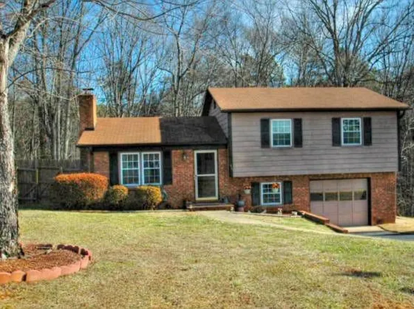 155 Trinity Dr, King, NC 27021